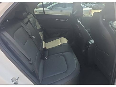 Used 2024 Kia Niro Wave w/ Wave Preserve Package FWD image 6