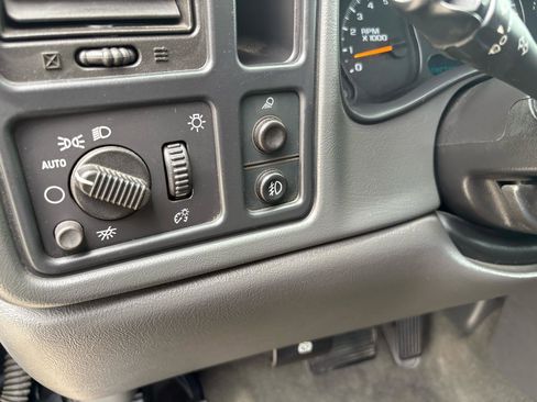 Used 2005 Chevrolet Silverado 1500 LS w/ Safe And Sound Package RWD image 30