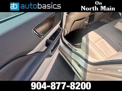 Used 2017 Lincoln Continental Select FWD image 26