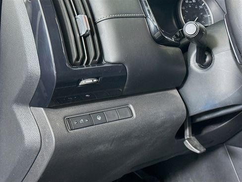 Used 2024 Nissan Pathfinder SV image 17