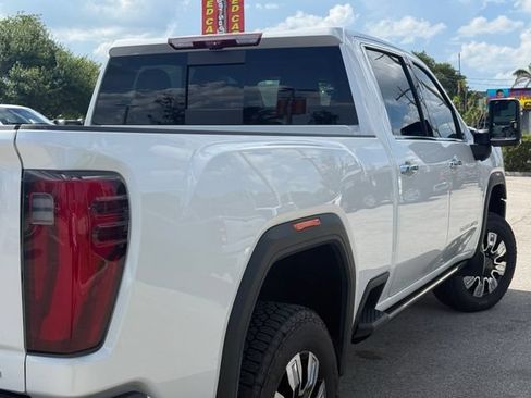 Used 2025 GMC Sierra 2500 Denali w/ Denali Reserve Package AWD/4WD image 8