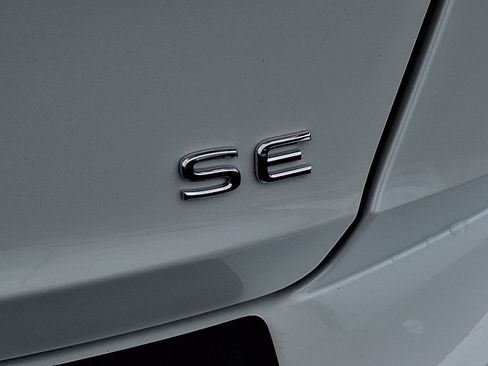 Used 2026 Volkswagen Jetta SE FWD image 30