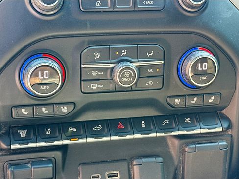 Used 2021 Chevrolet Silverado 3500 High Country image 20