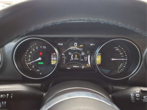 Used 2023 Jeep Wrangler Unlimited Rubicon 4xe w/ Cold Weather Group AWD/4WD image 17
