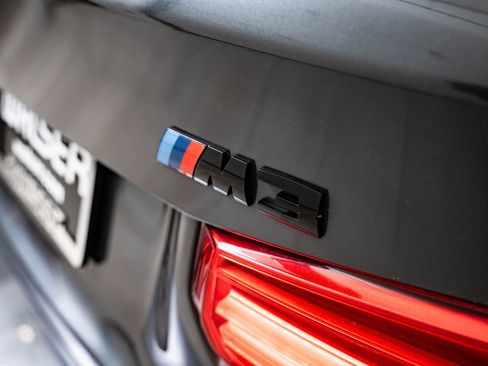Used 2018 BMW M3 RWD image 16