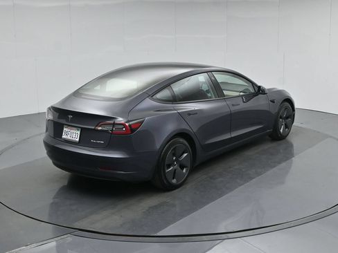 Used 2022 Tesla Model 3 Long Range AWD/4WD image 33