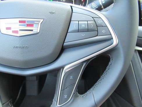 New 2026 Cadillac XT5 Luxury w/ LPO, Floor Liner Package FWD image 21