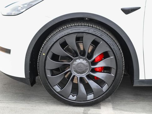 Used 2022 Tesla Model Y Performance AWD/4WD image 10