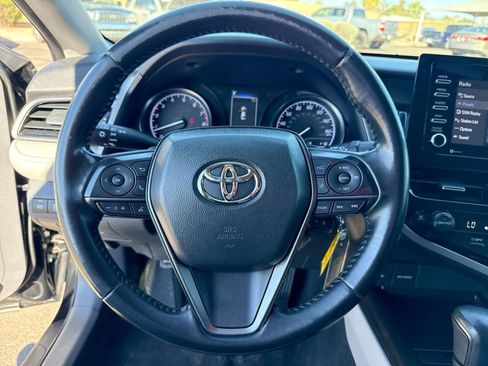 Used 2022 Toyota Camry SE image 25