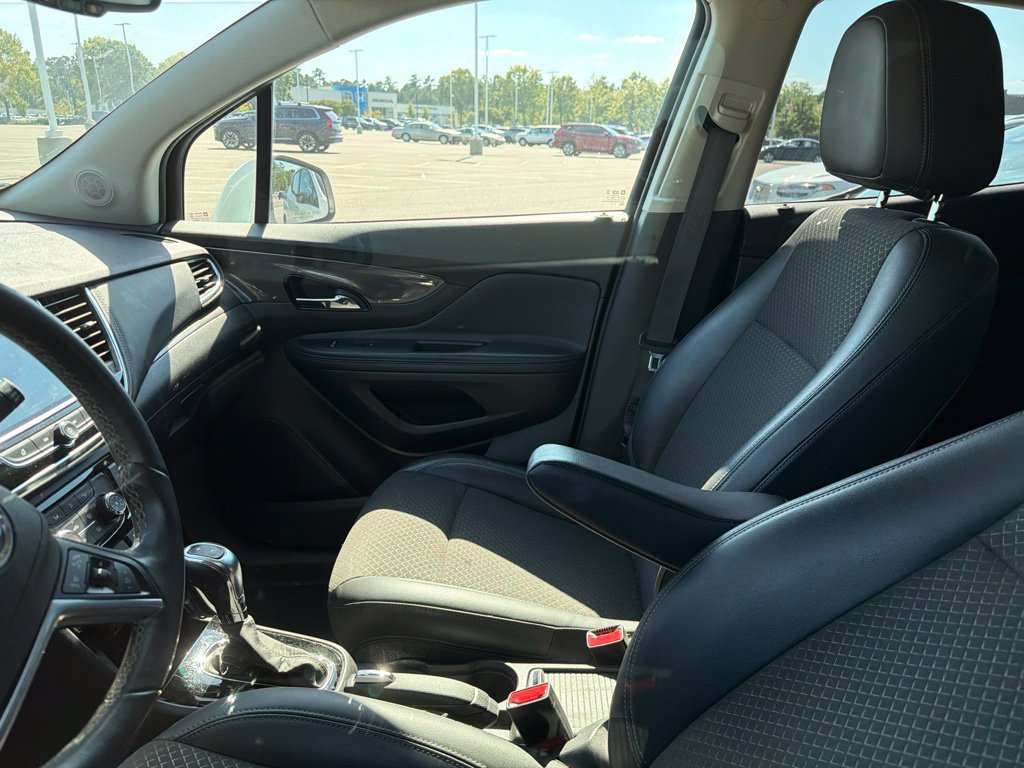 Used 2020 Buick Encore Preferred AWD/4WD image 26