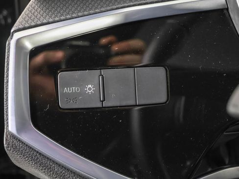 Used 2022 Audi Q3 2.0T Premium w/ Black Optic Sport Package image 27