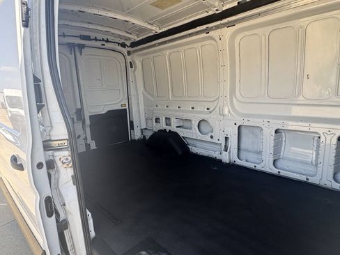 Used 2023 Ford Transit 250 Medium Roof RWD image 17