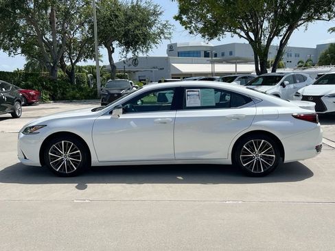 Certified 2025 Lexus ES 300h w/ Premium Package FWD image 4