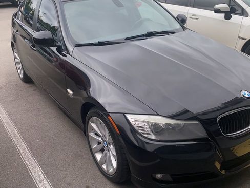 Used 2011 BMW 328i xDrive Sedan AWD/4WD image 2