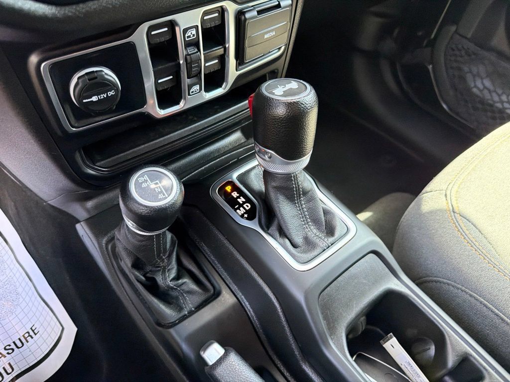 Used 2024 Jeep Wrangler Unlimited Sport AWD/4WD image 26