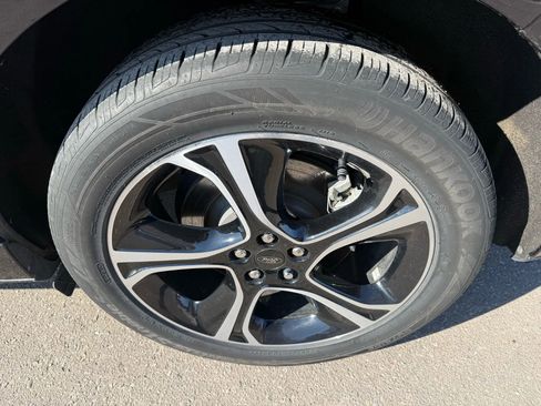 Used 2023 Ford Edge ST image 7