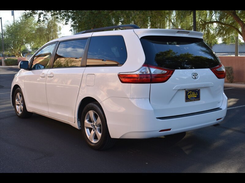 Used 2017 Toyota Sienna LE FWD image 6
