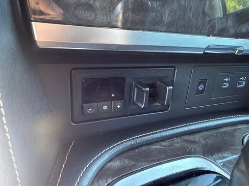 Certified 2023 Nissan Armada Platinum w/ Captain's Chairs Package AWD/4WD image 44