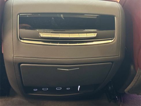 New 2026 Cadillac Escalade Luxury w/ LPO, Radiant Package image 16