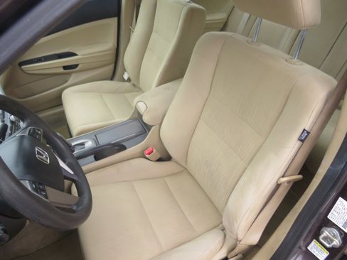 Used 2011 Honda Accord LX-P image 8