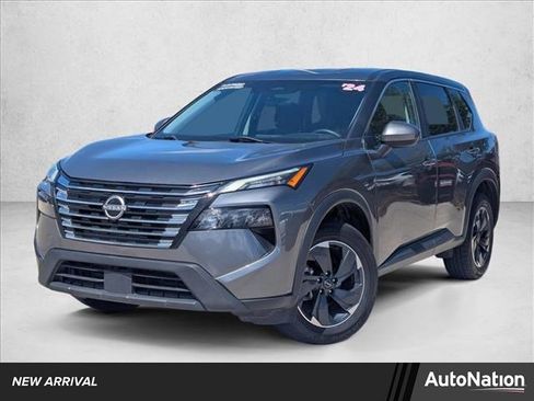 Used 2024 Nissan Rogue SV image 1