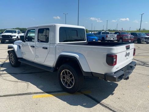 Used 2020 Jeep Gladiator Overland AWD/4WD image 4