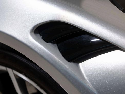 Used 2023 McLaren Artura image 14