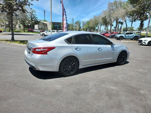 Used 2016 Nissan Altima 2.5 SV FWD image 5