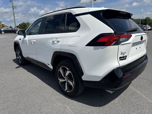 Used 2022 Toyota RAV4 SE w/ Weather & Moonroof Package AWD/4WD image 6