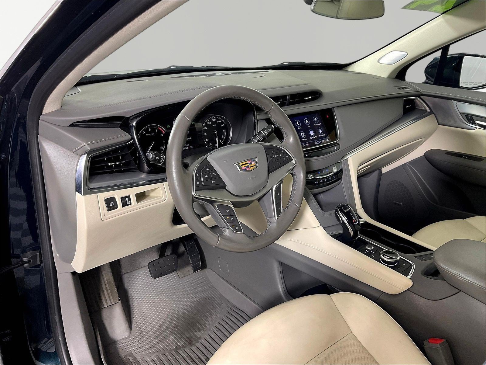 Used 2024 Cadillac XT5 Premium Luxury w/ LPO, Floor Liner Package AWD/4WD image 17