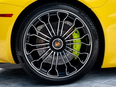 Used 2015 Porsche 918 Spyder AWD/4WD image 29