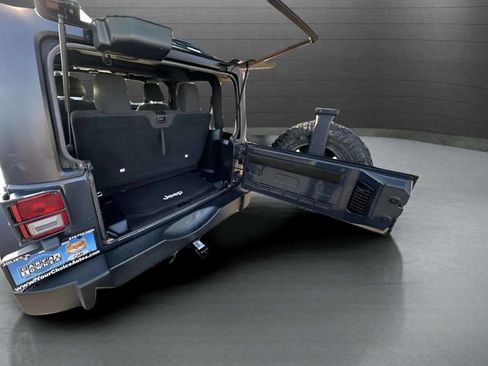 Used 2016 Jeep Wrangler Sport w/ Mopar Black Appearance Group image 28