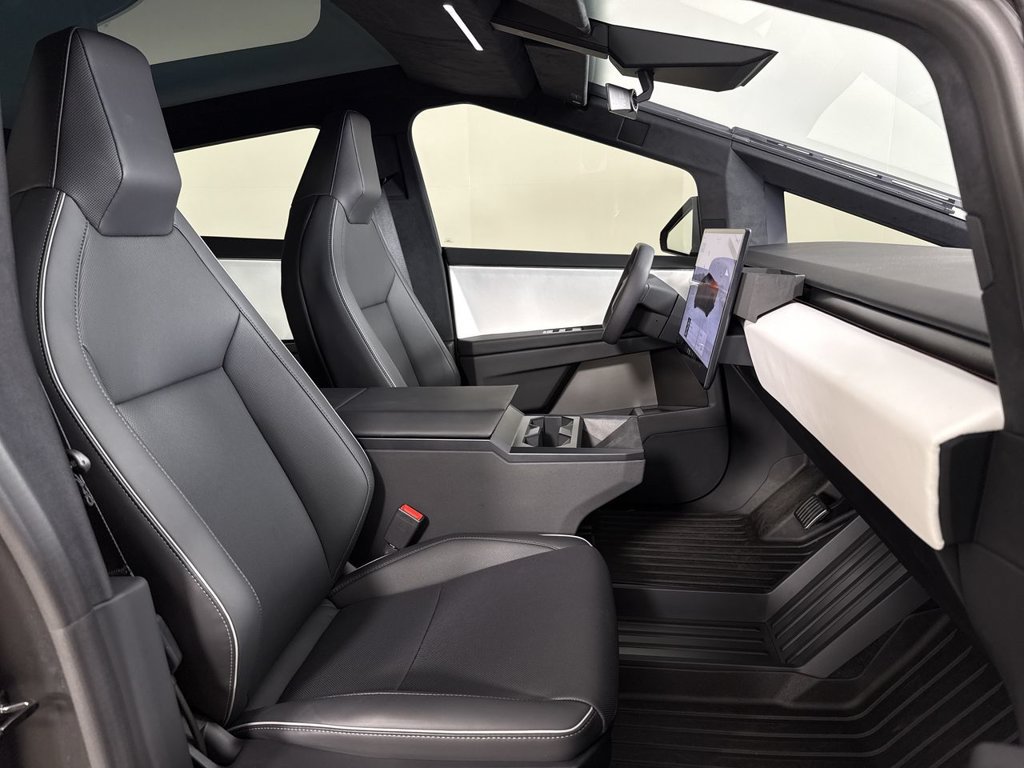 Used 2024 Tesla Cybertruck AWD Crew Cab image 24