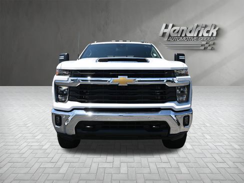 Used 2026 Chevrolet Silverado 2500 LT w/ Safety Package AWD/4WD image 3