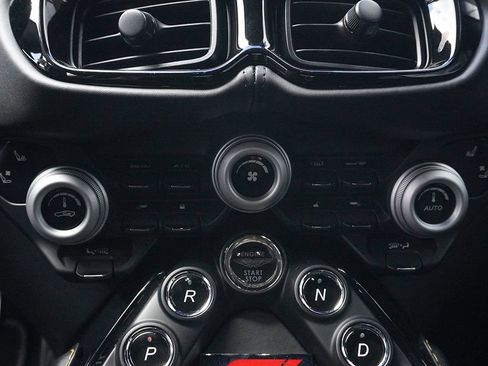 Used 2020 Aston Martin V8 Vantage Coupe RWD image 46