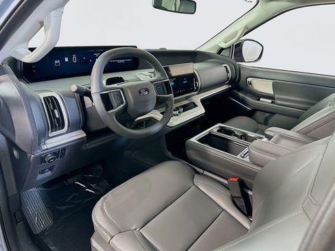 New 2026 Ford Expedition Active image 6