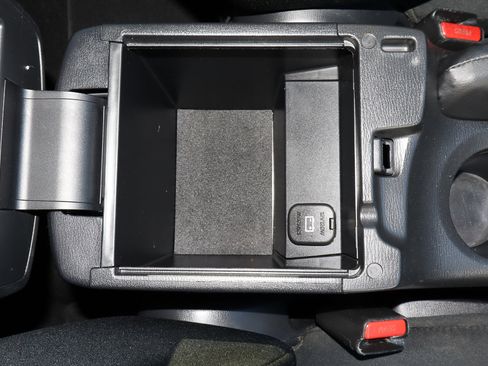 Used 2016 MAZDA MAZDA3 i Sport image 24