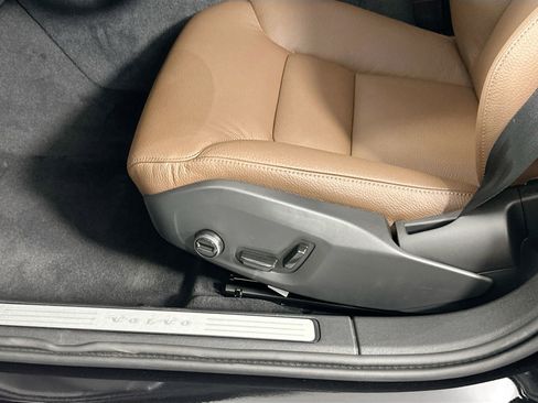 New 2026 Volvo V60 B5 Cross Country Plus w/ Protection Package Premier image 18