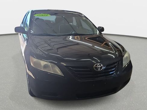 Used 2009 Toyota Camry LE FWD image 2