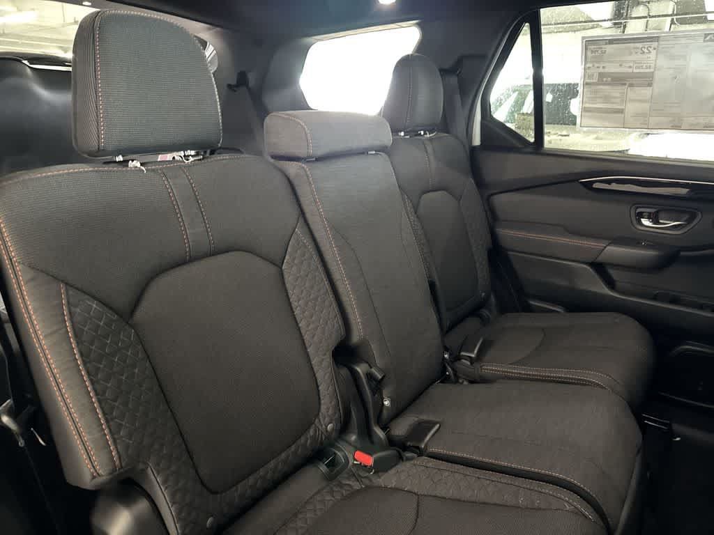 New 2026 Honda Pilot Sport image 25