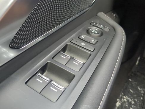 Used 2025 Acura RDX SH-AWD image 20