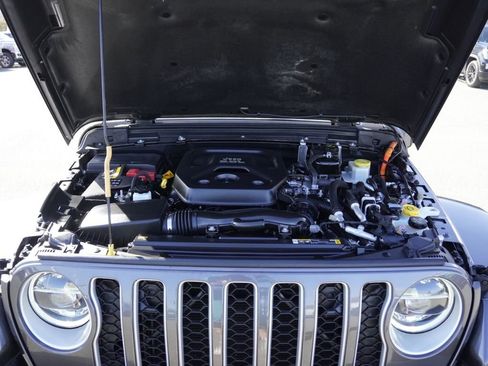 Certified 2022 Jeep Wrangler Unlimited Sahara AWD/4WD image 28