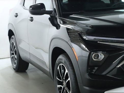 Used 2025 Chevrolet TrailBlazer LT image 9
