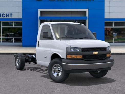 New 2025 Chevrolet Express 3500 w/ Power Convenience Package image 33