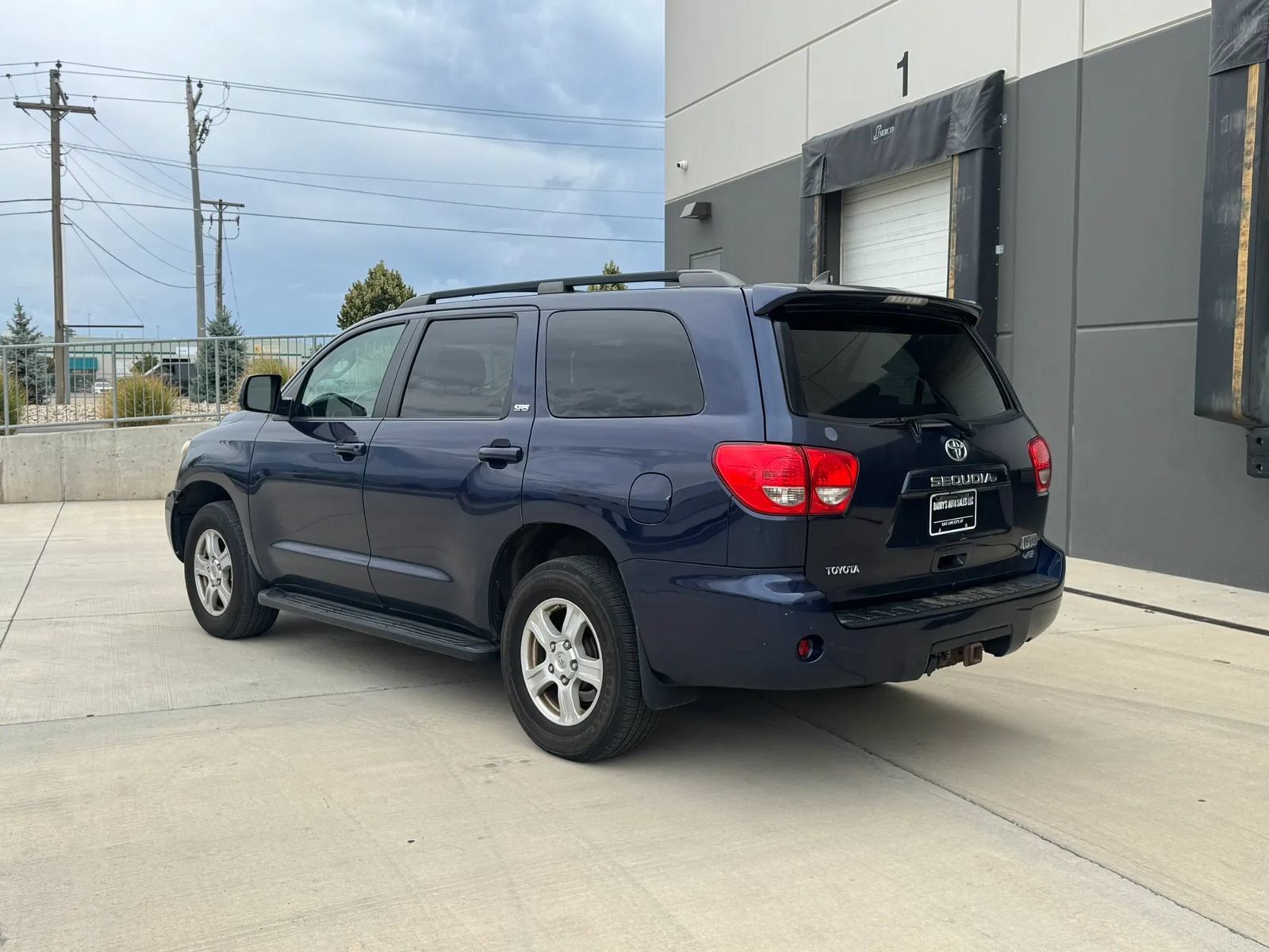 Used 2010 Toyota Sequoia SR5 AWD/4WD image 3