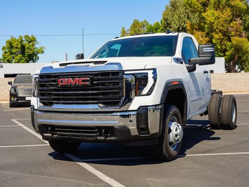 New 2026 GMC Sierra 3500 Pro w/ Convenience Package AWD/4WD image 2
