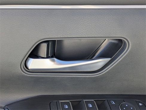 New 2026 Nissan Kicks SR image 13