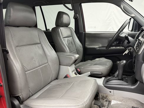 Used 2001 Mitsubishi Montero Sport XS image 14