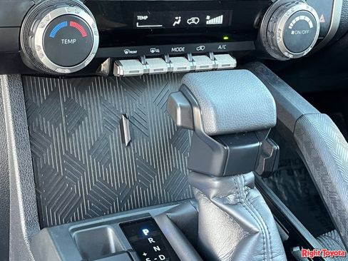 Certified 2025 Toyota 4Runner SR5 AWD/4WD image 30
