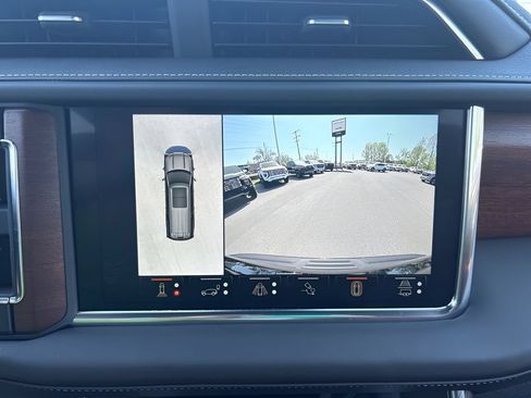 Used 2023 GMC Yukon Denali Ultimate AWD/4WD image 23